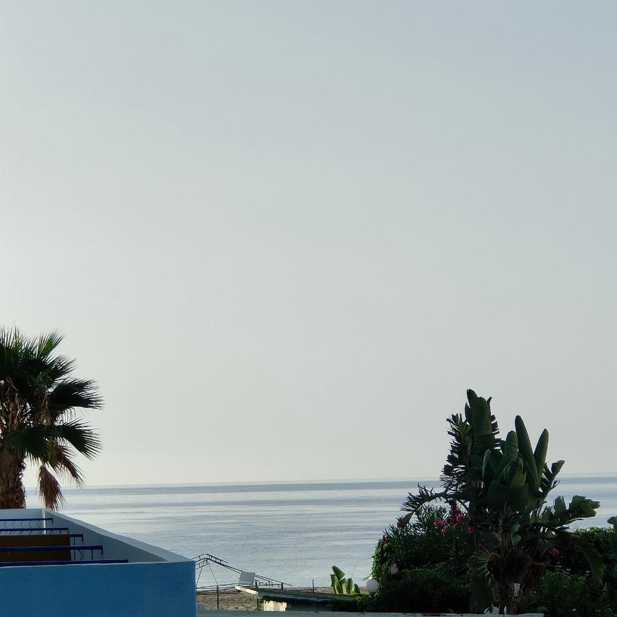 גיארדיני נאקסוס Appartamento I Puritani On The Beach מראה חיצוני תמונה